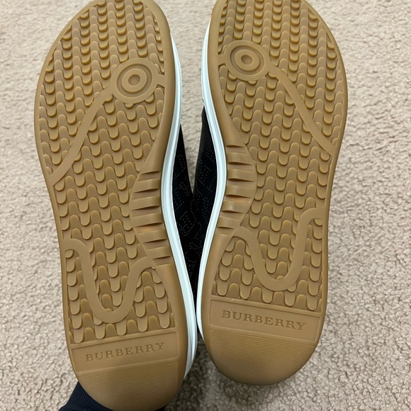 MEN’S NEW BURBERRY SHOES/SNEAKERS $350 OBO - Picture 4 of 4